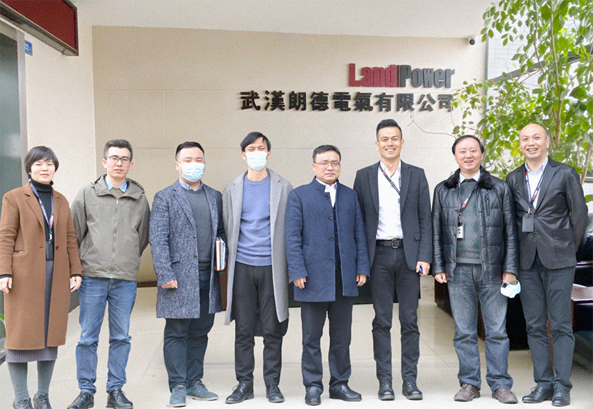 武漢東湖高新區領導一行參觀考察賽晶集團成員企業-朗德電氣